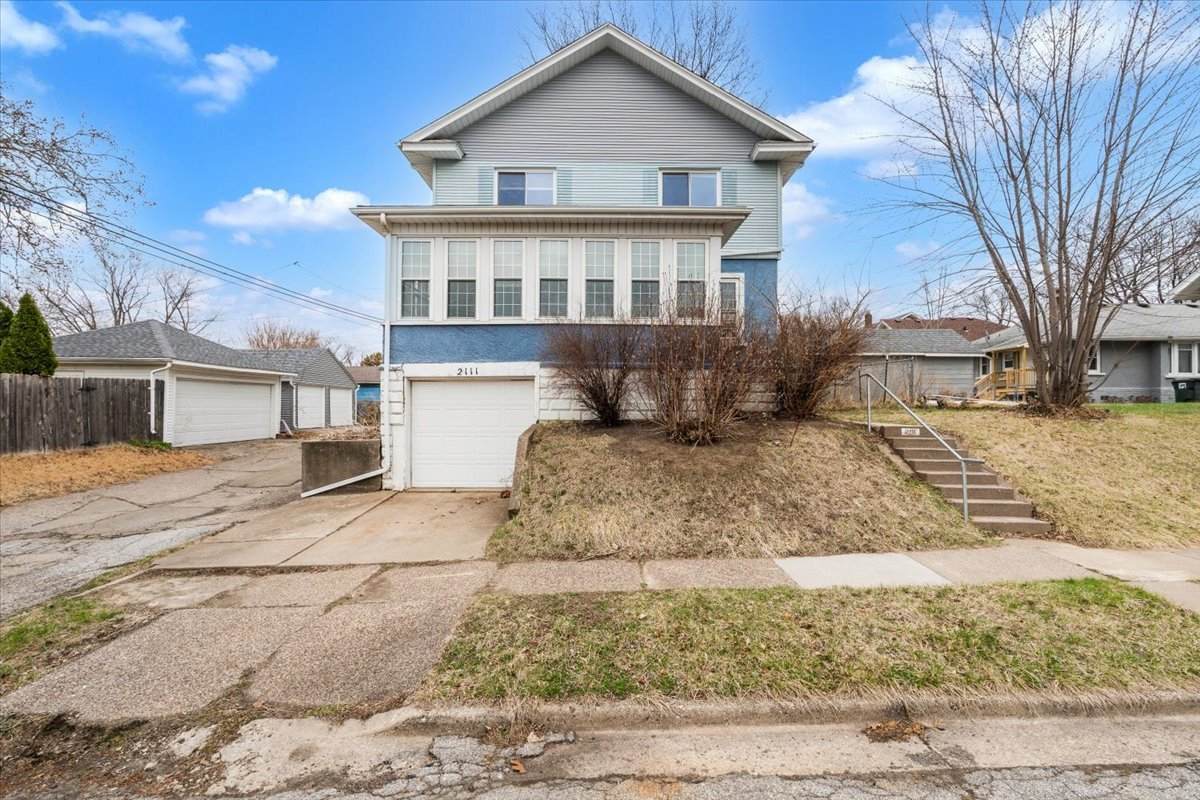 2111 Mississippi Avenue - Photo 1