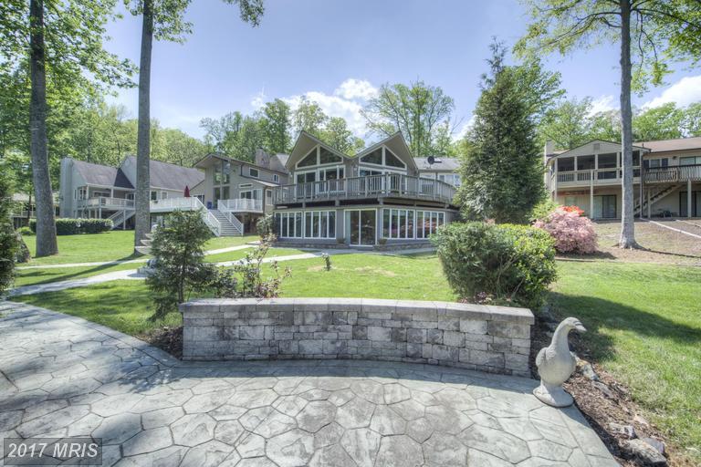100 Harbourview Drive - Photo 1