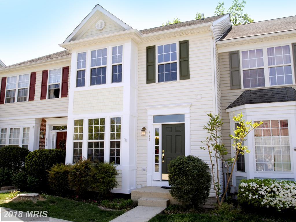 844 Stonehurst Court - Photo 1
