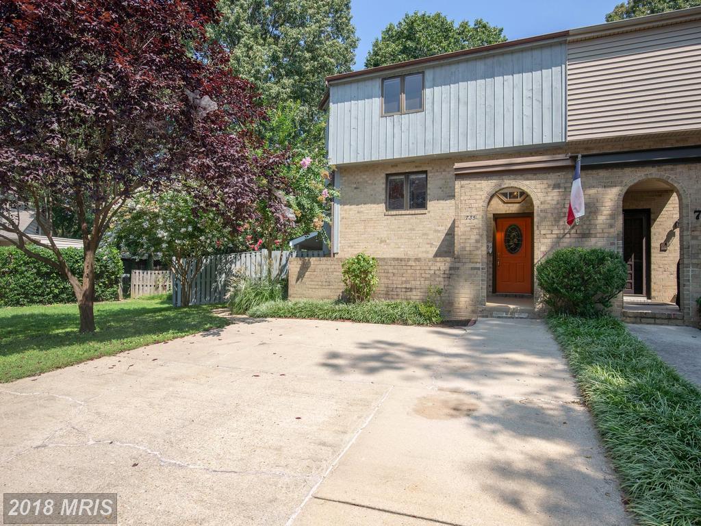 735 Trenton Court - Photo 1
