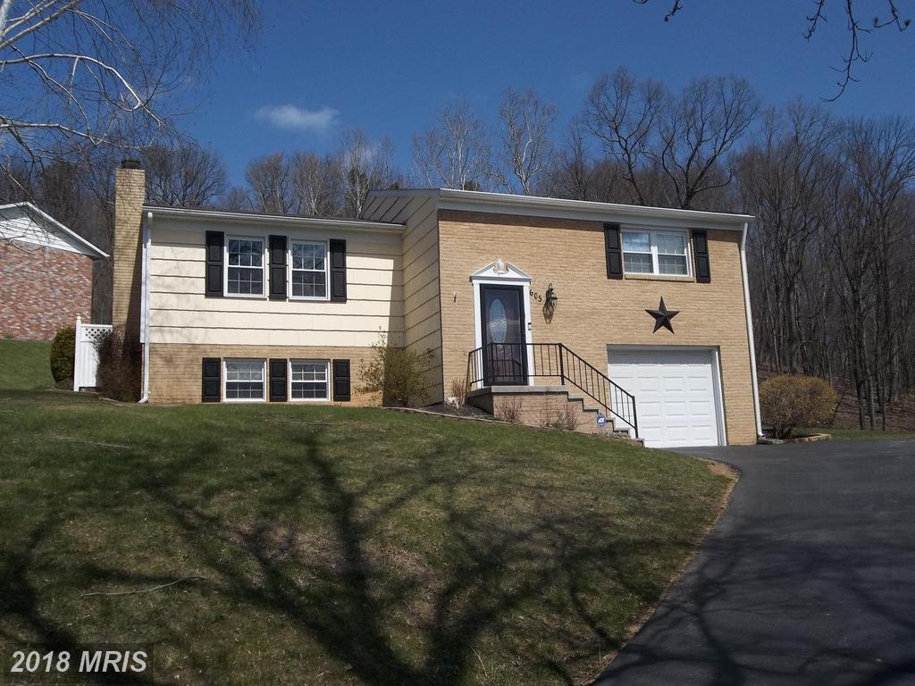 605 Wellington Lane - Photo 1