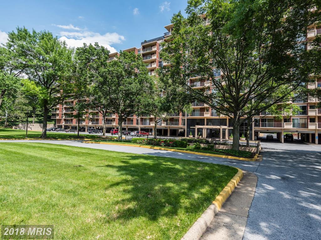 1300 Army Navy Drive - Photo 1