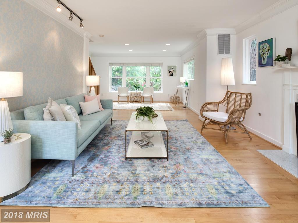 1915 Johnson Street - Photo 1