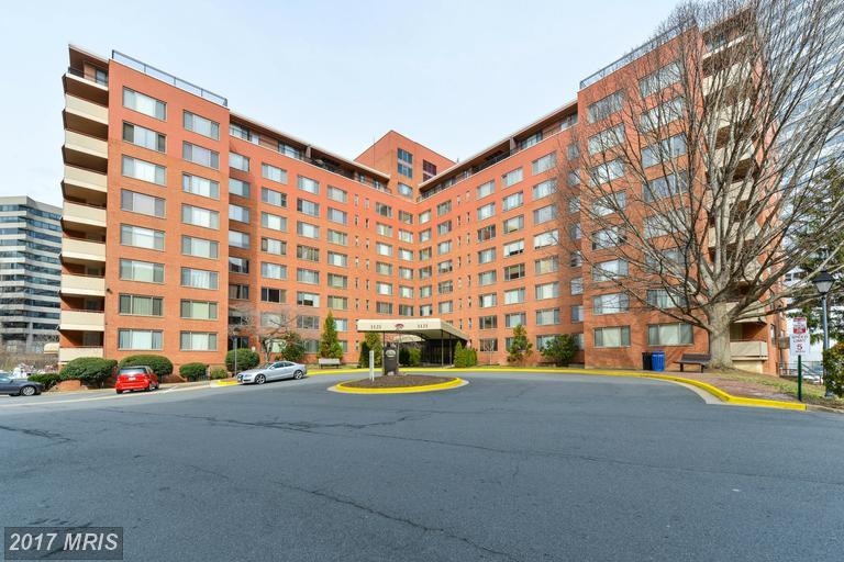 1121 Arlington Blvd - Photo 1