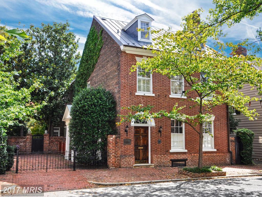 224 Lee Street - Photo 1