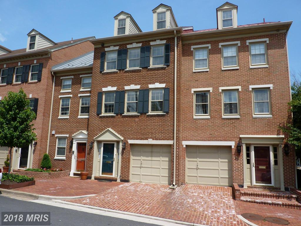 686 Columbus Street - Photo 1