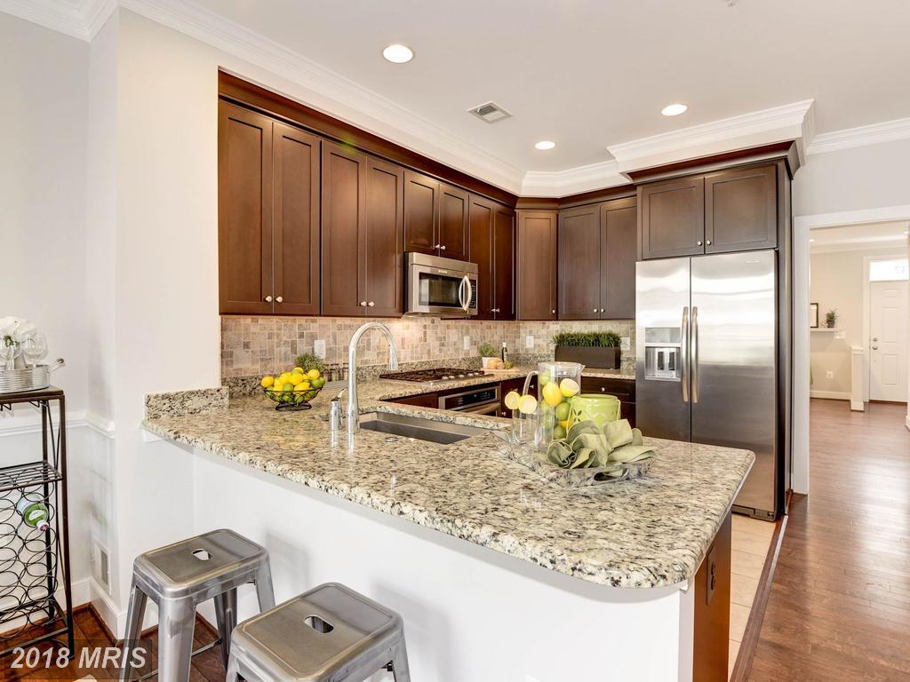 932 Columbus Street - Photo 1