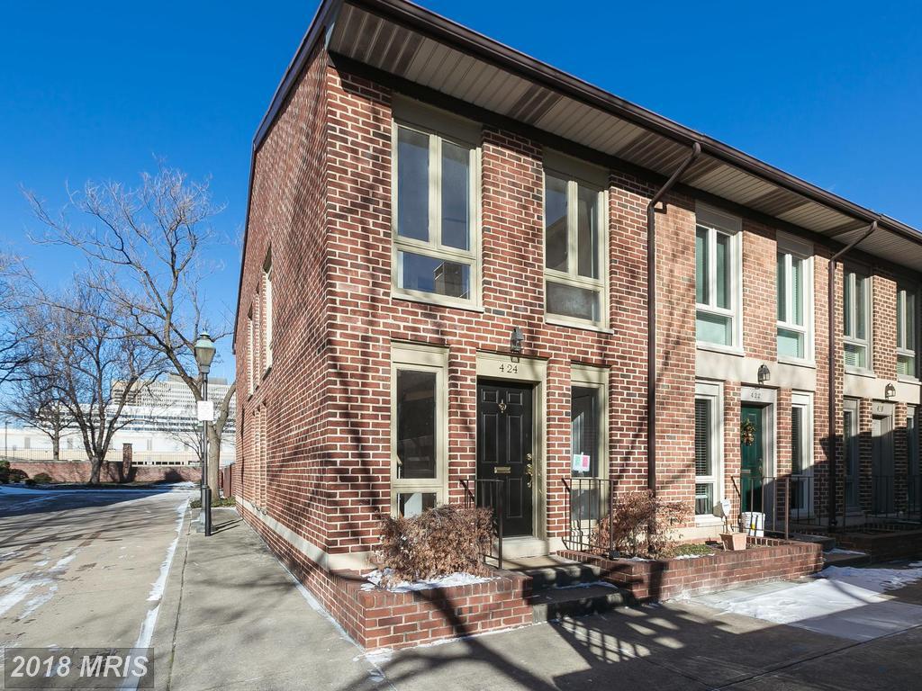 424 Hanover Street - Photo 1