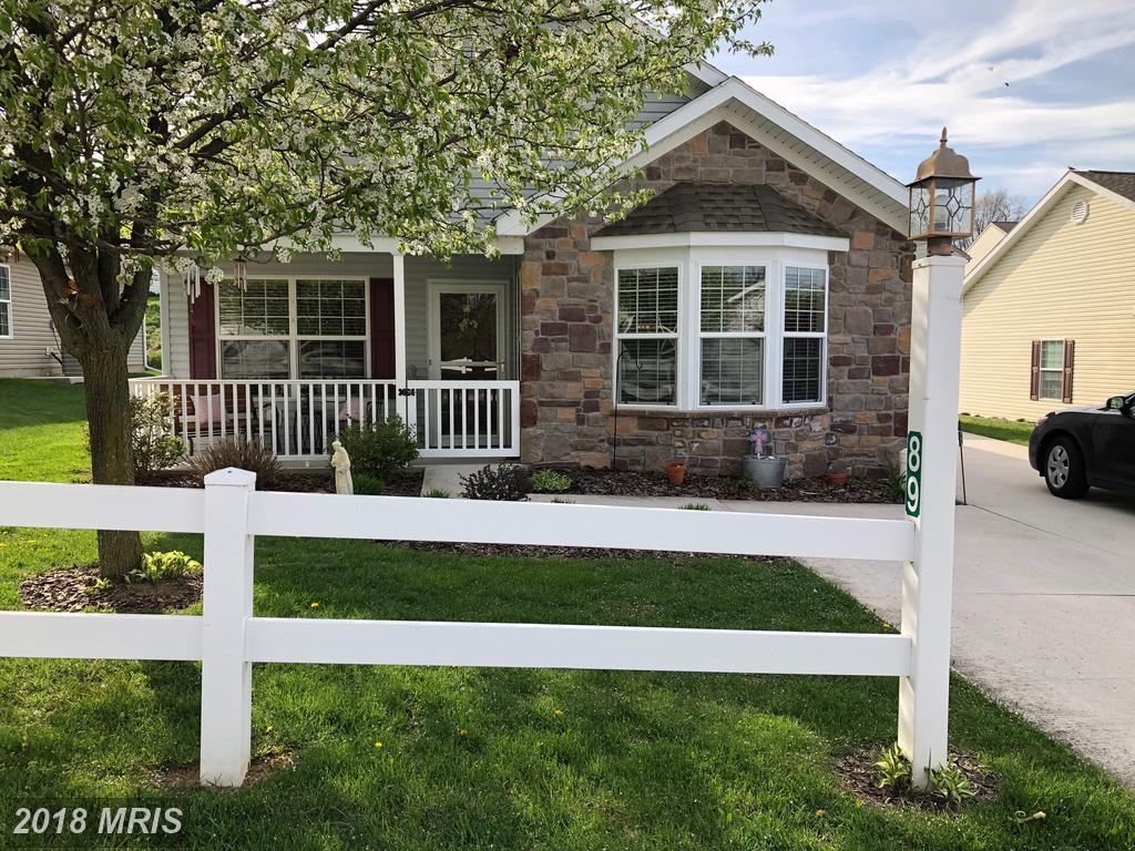 89 Lantern Lane - Photo 1