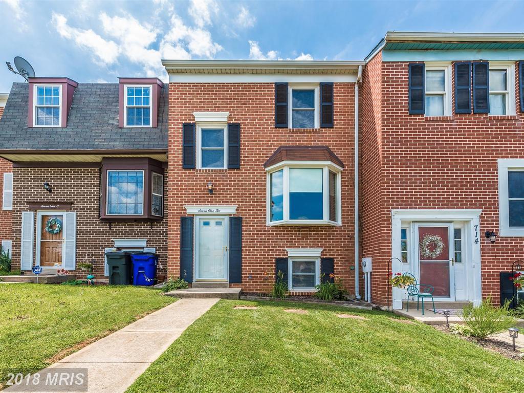 712 Robinwood Drive - Photo 1