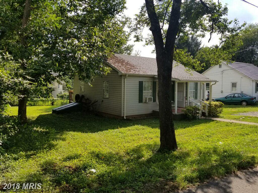 209 West Davis - Photo 1