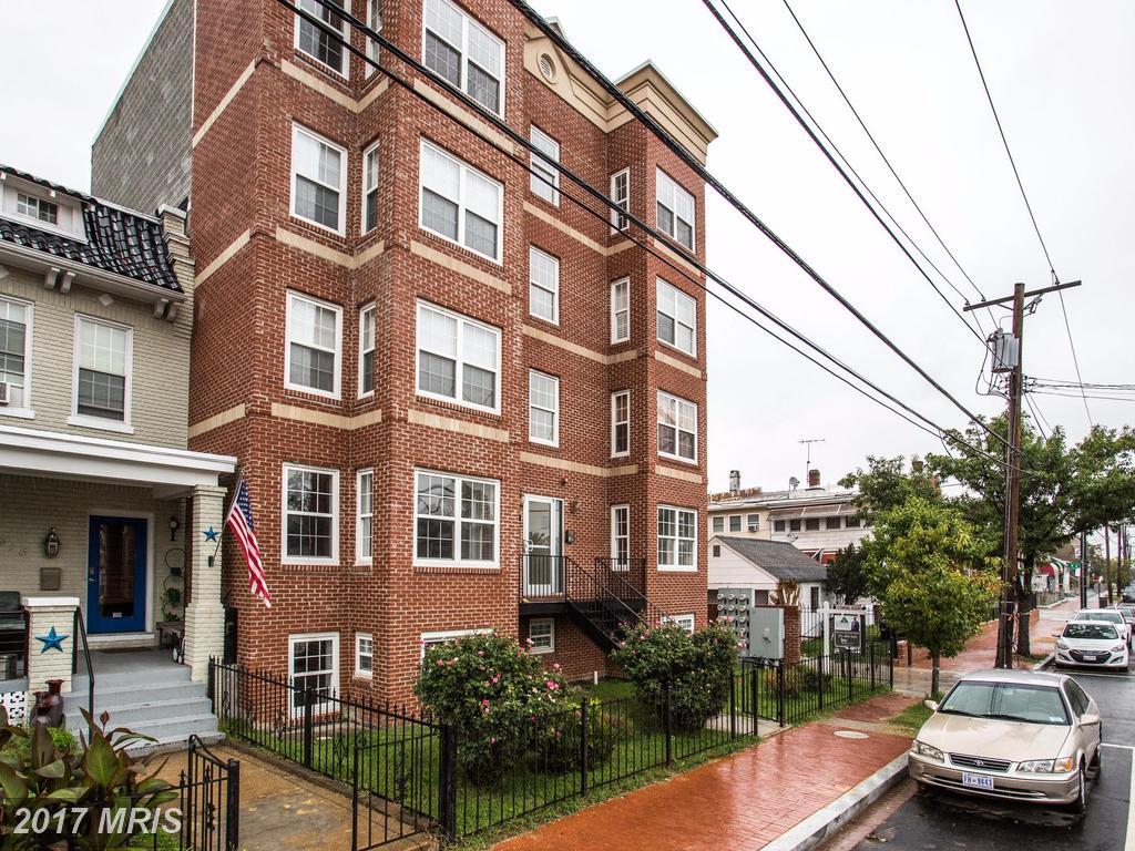 911 Kennedy Street - Photo 1