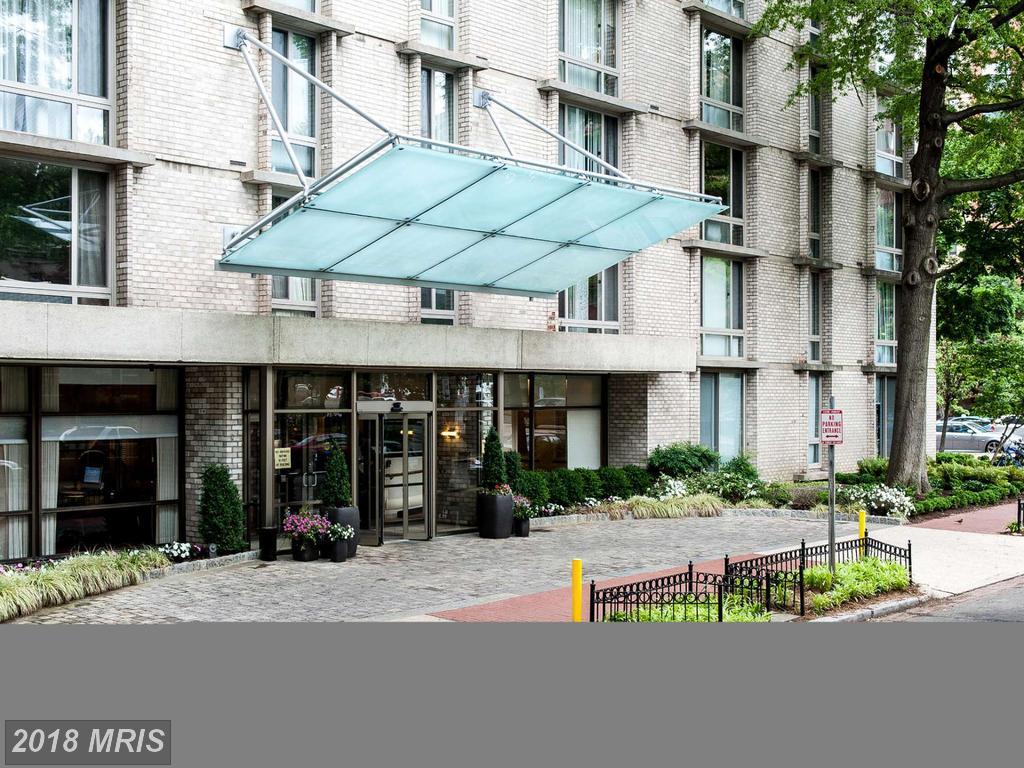 950 25TH Street - Photo 1