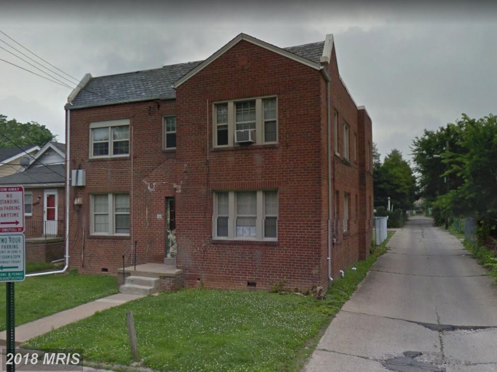 3011 9TH Street - Photo 1