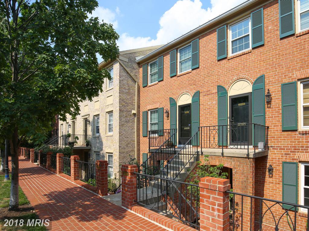 1604 Beekman Place - Photo 1