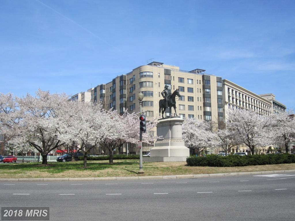 1 Scott Circle - Photo 1