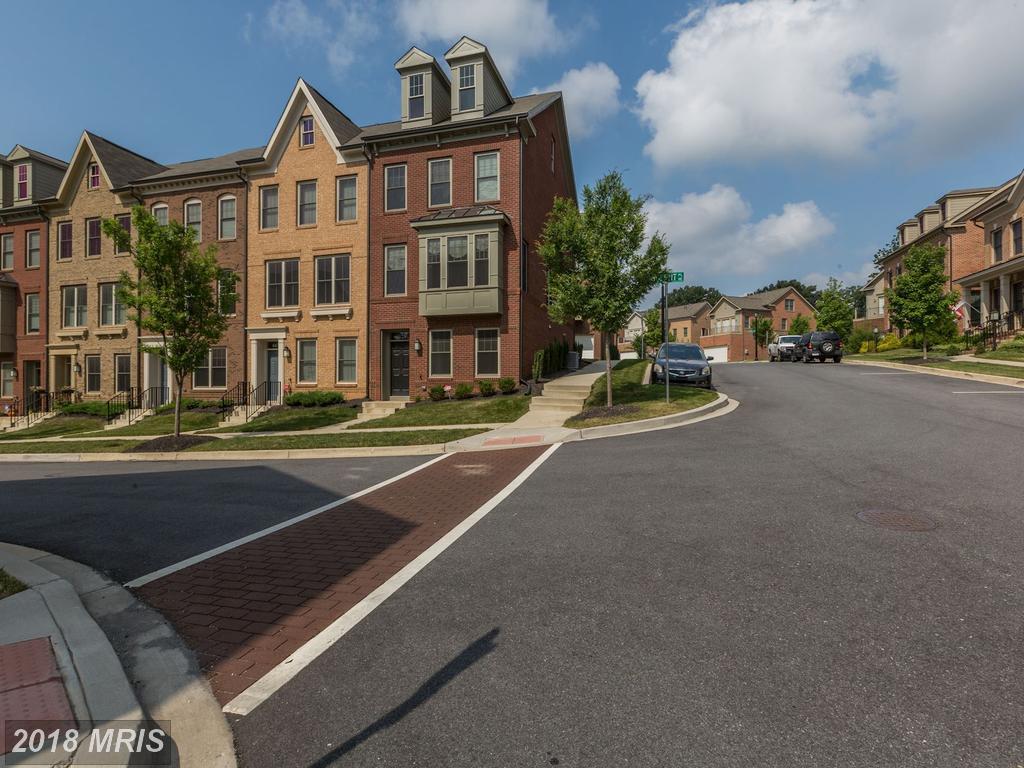 6128 Solent Place - Photo 1