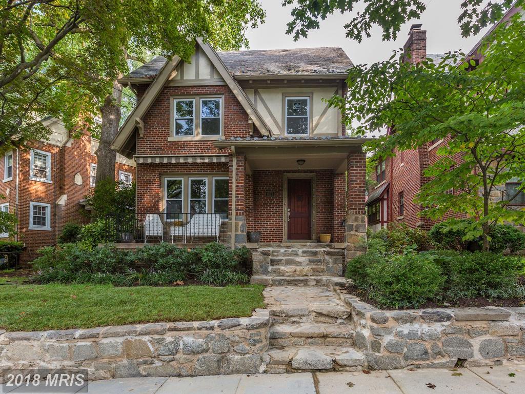 1623 Montague Street - Photo 1