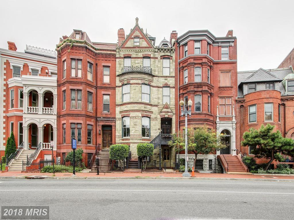 6 Logan Circle - Photo 1