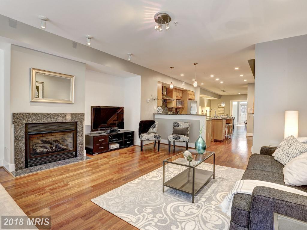 3420-HALF Brown Street - Photo 1
