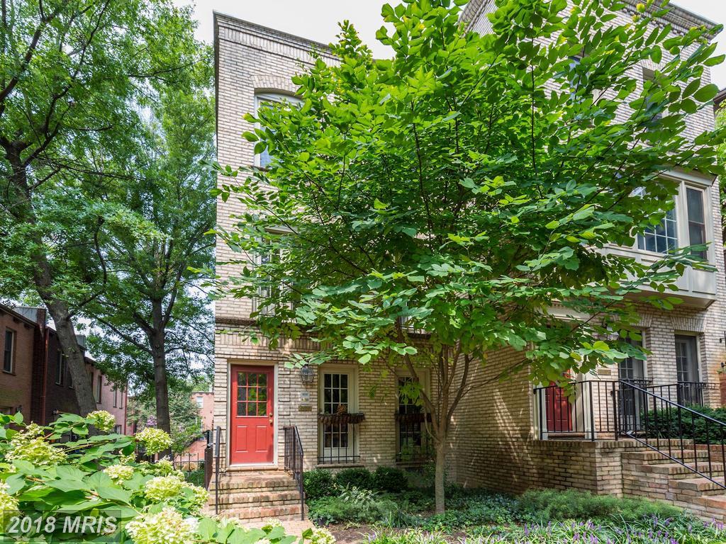 4609 Macarthur Boulevard - Photo 1