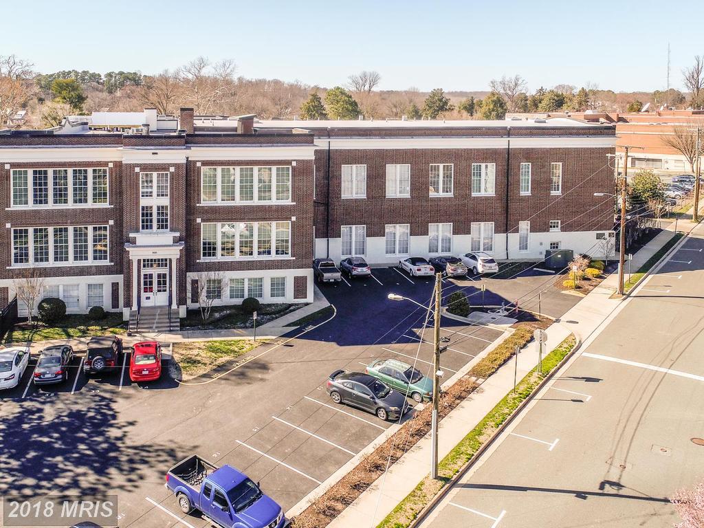 900 Barton Street - Photo 1