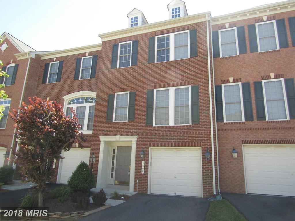 1002 Hotchkiss Place - Photo 1