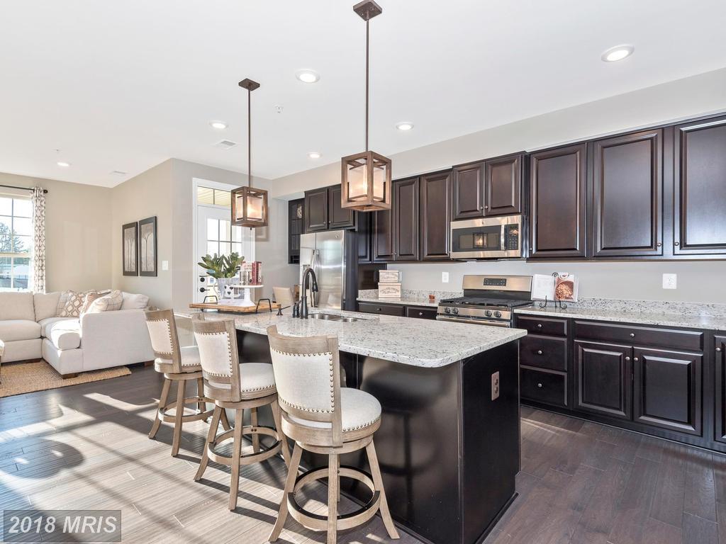10111 Fosset Street - Photo 1