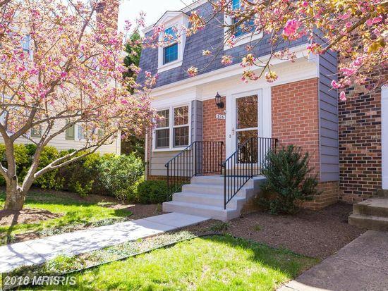 306 Cherry Court - Photo 1