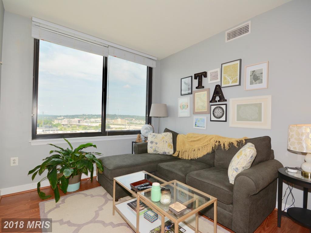 2451 Midtown Avenue - Photo 1