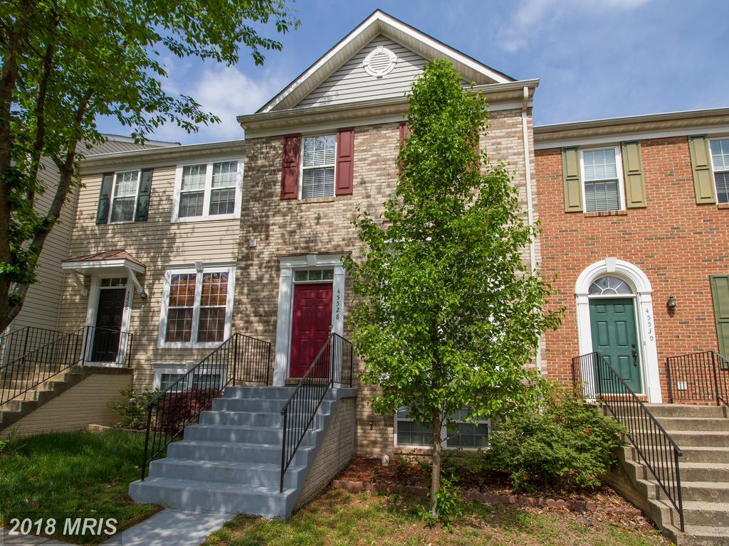 45528 Grand Central Square - Photo 1