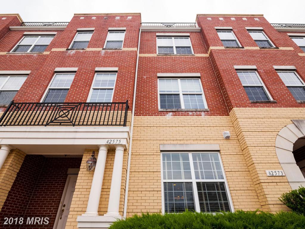 42575 Highgate Terrace - Photo 1