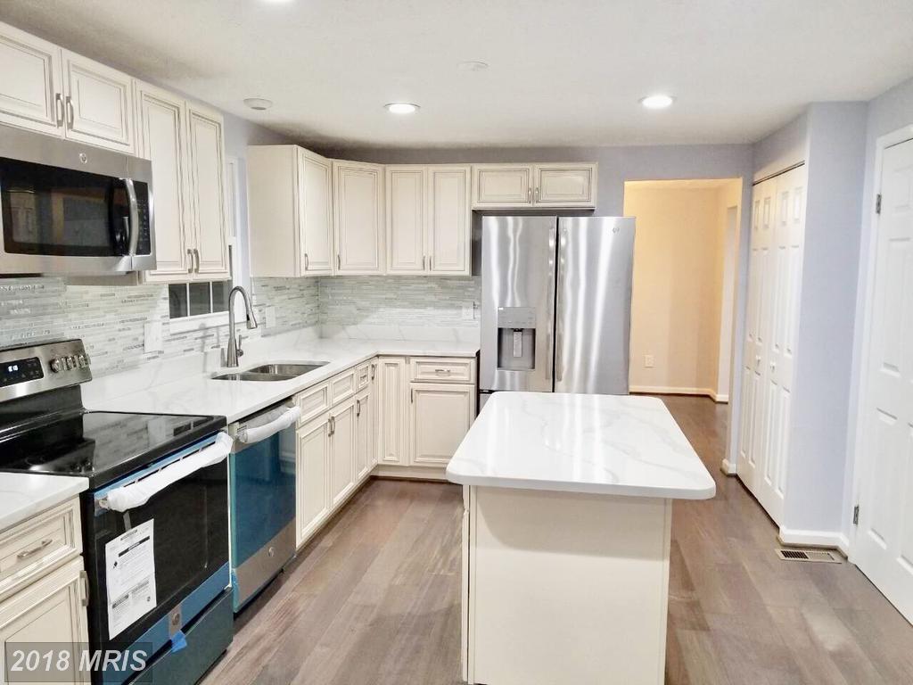 131 Applegate Drive - Photo 1
