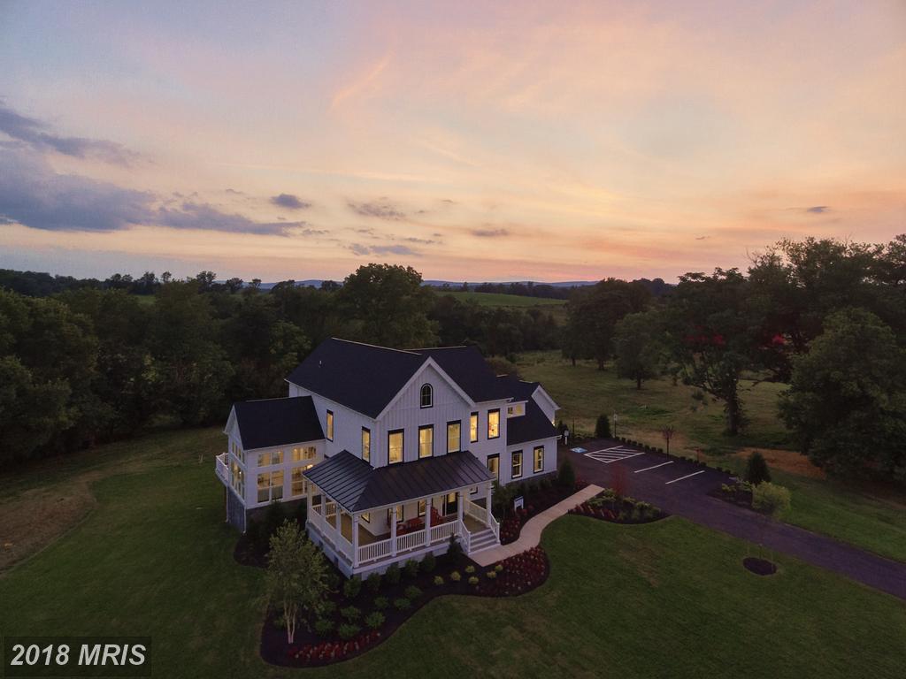 Courtney Meadow Place - Photo 1
