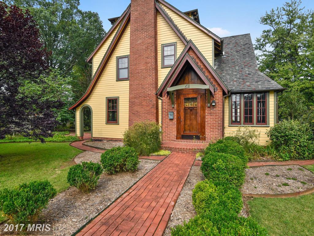 611 Pershing Drive - Photo 1