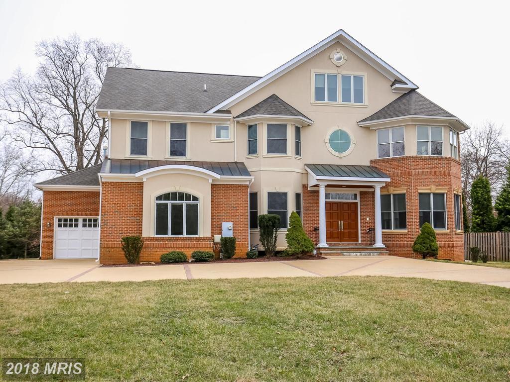 10123 Falls Road - Photo 1