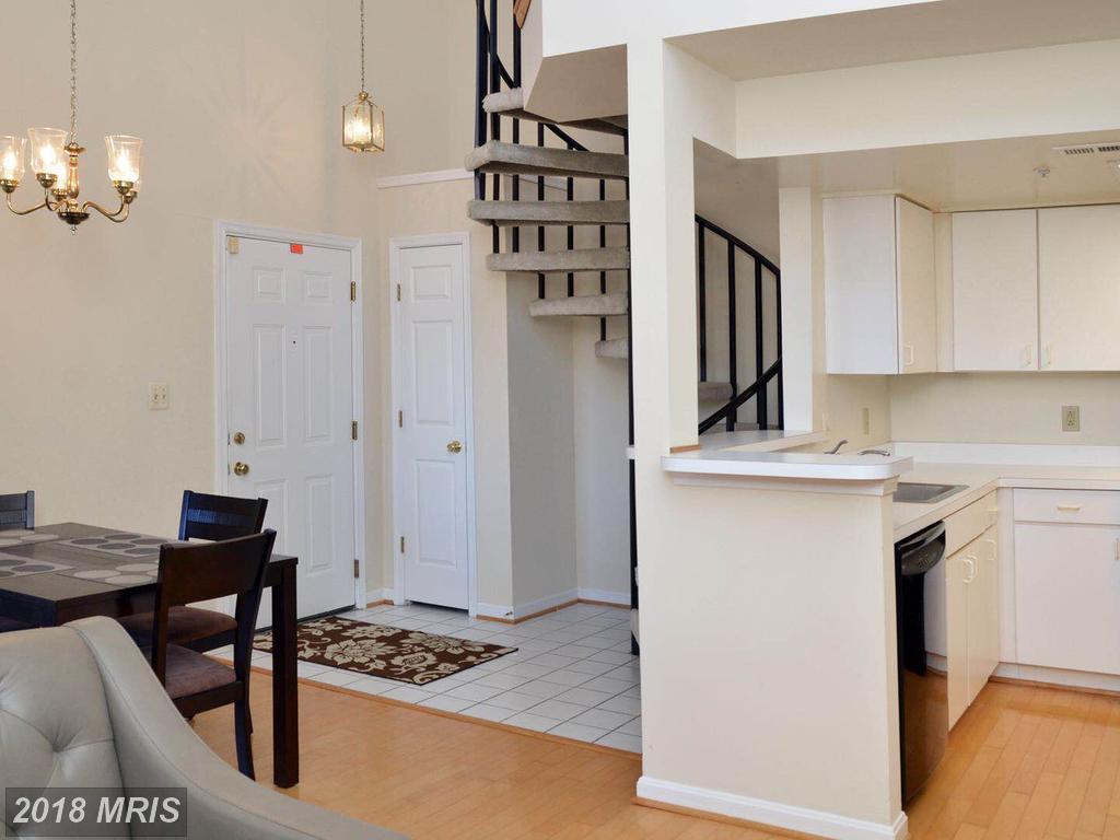 909 Hillside Lake Terrace - Photo 1