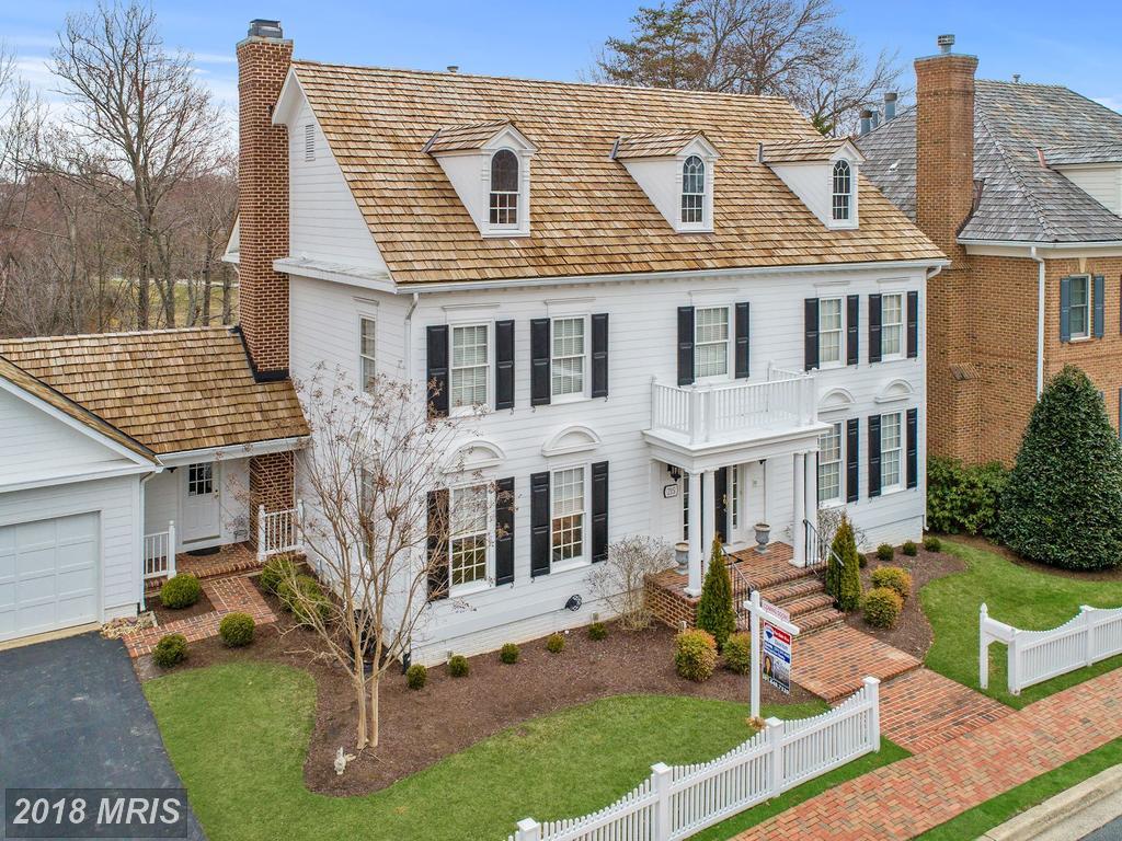 215 Massbury Street - Photo 1