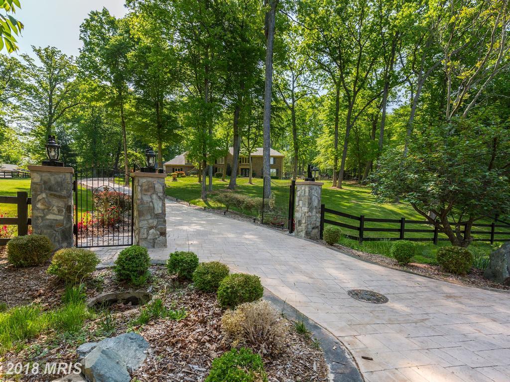 11105 Tara Road - Photo 1