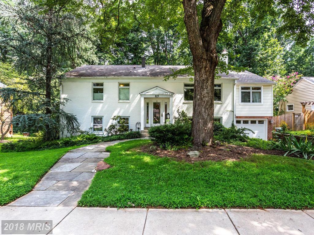 819 Aster Boulevard - Photo 1