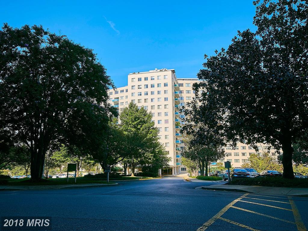 10201 Grosvenor Place - Photo 1