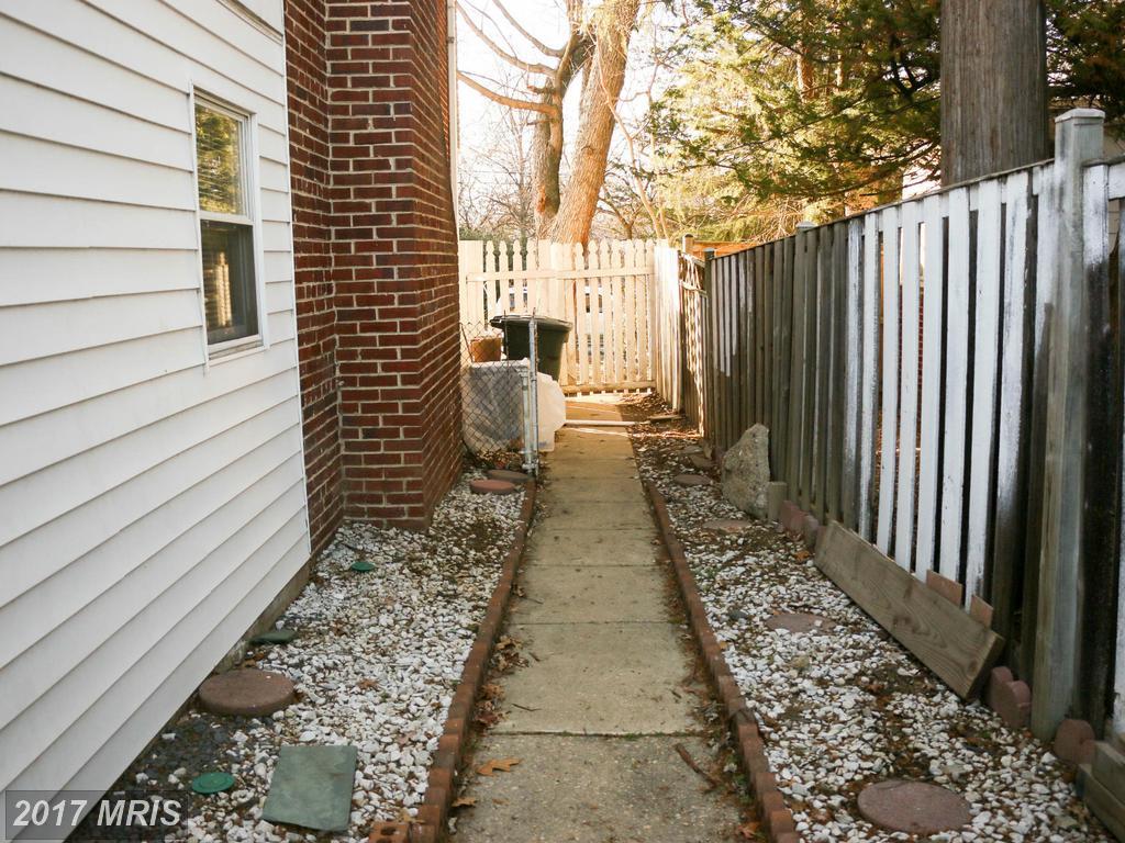 7605 Hammond Avenue - Photo 1