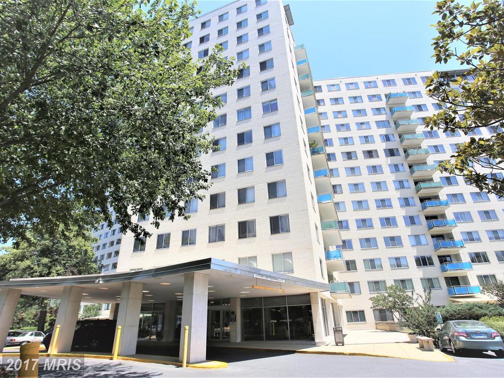 10201 Grosvenor Place - Photo 1
