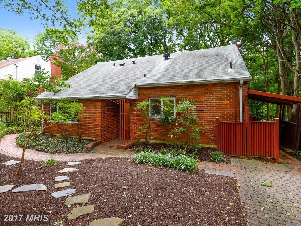 1521 Erskine Street - Photo 1