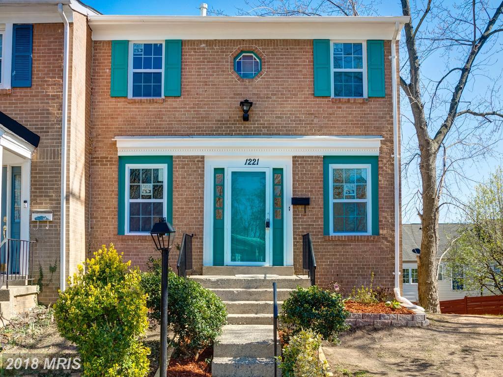 1221 Fox Run Place - Photo 1