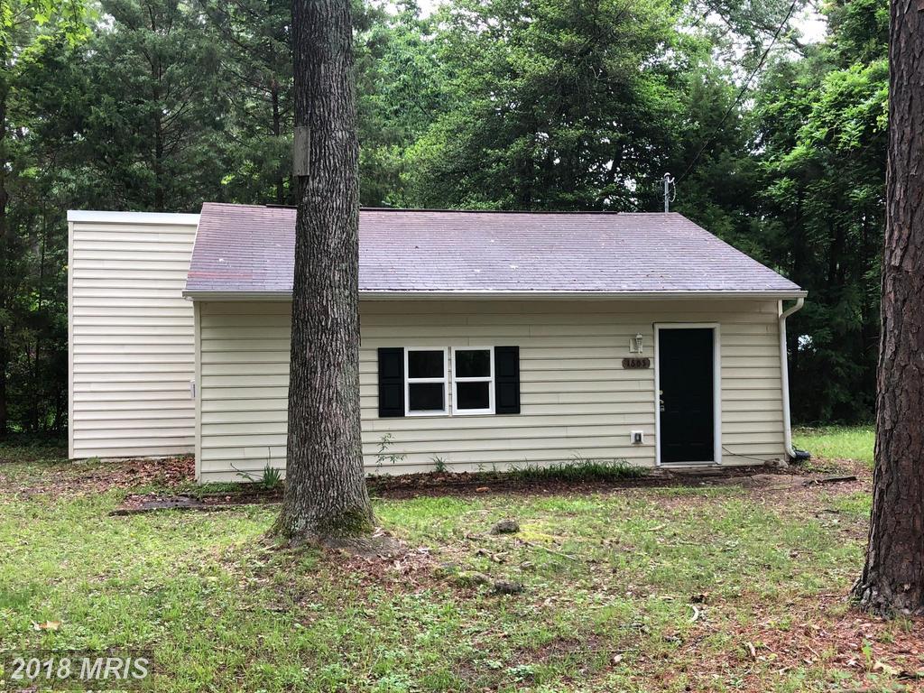 1605 Lakeview Drive - Photo 1