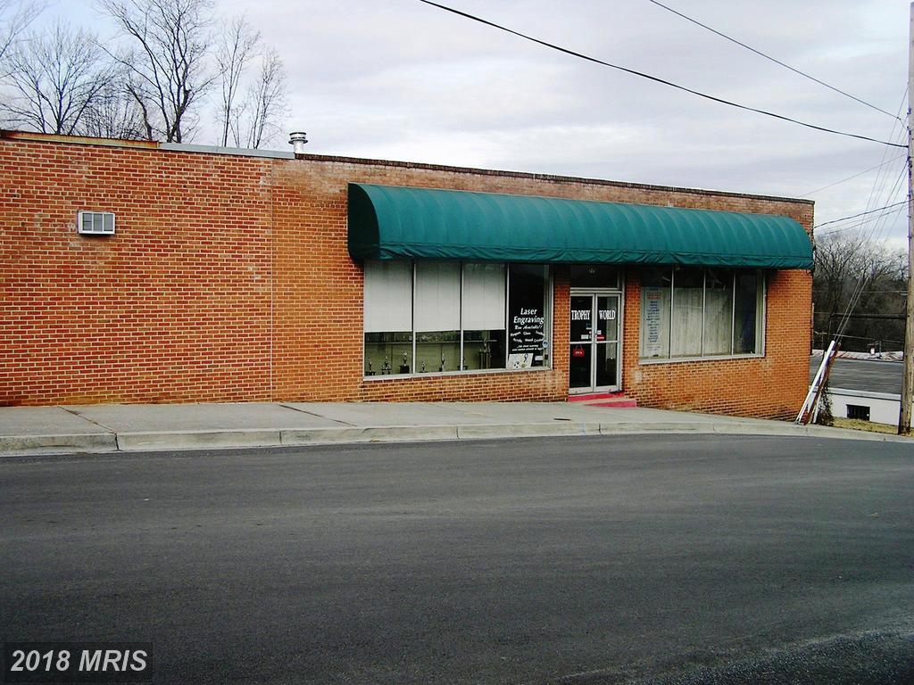 210-EAST Southwerk Street - Photo 1