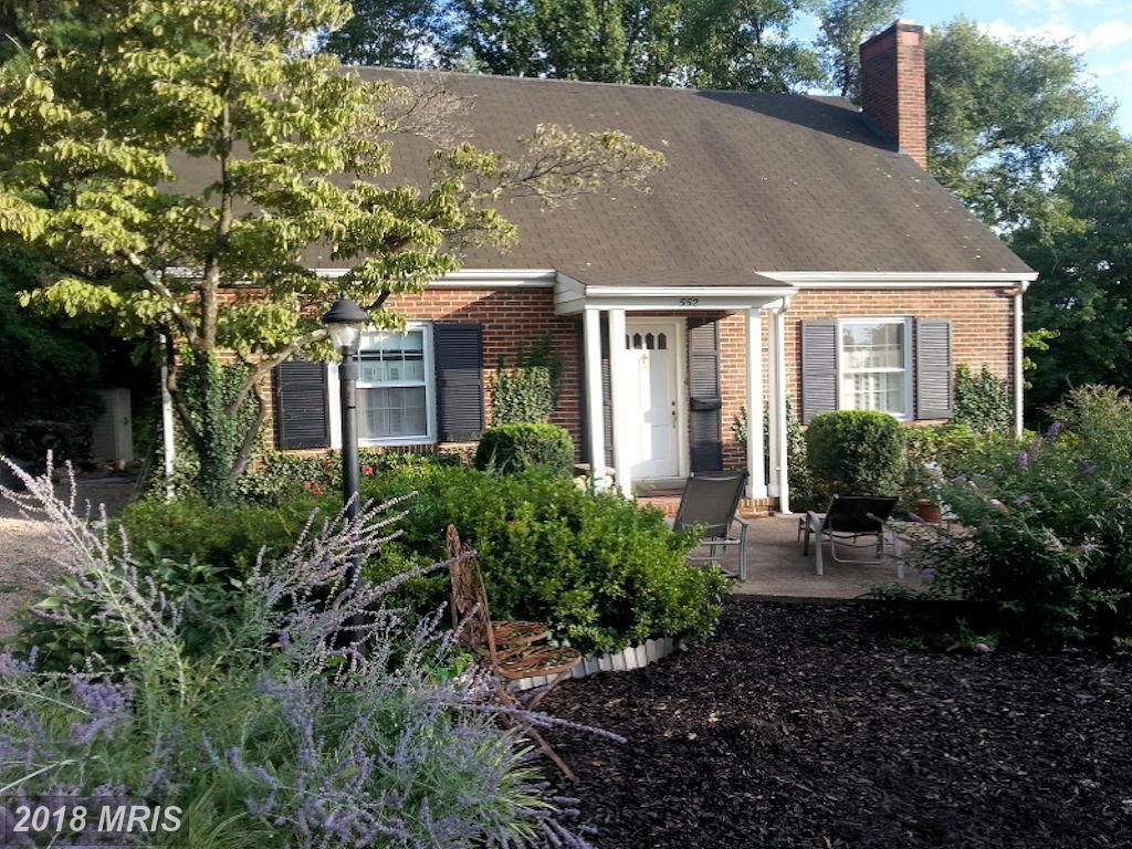 552 River Drive - Photo 1