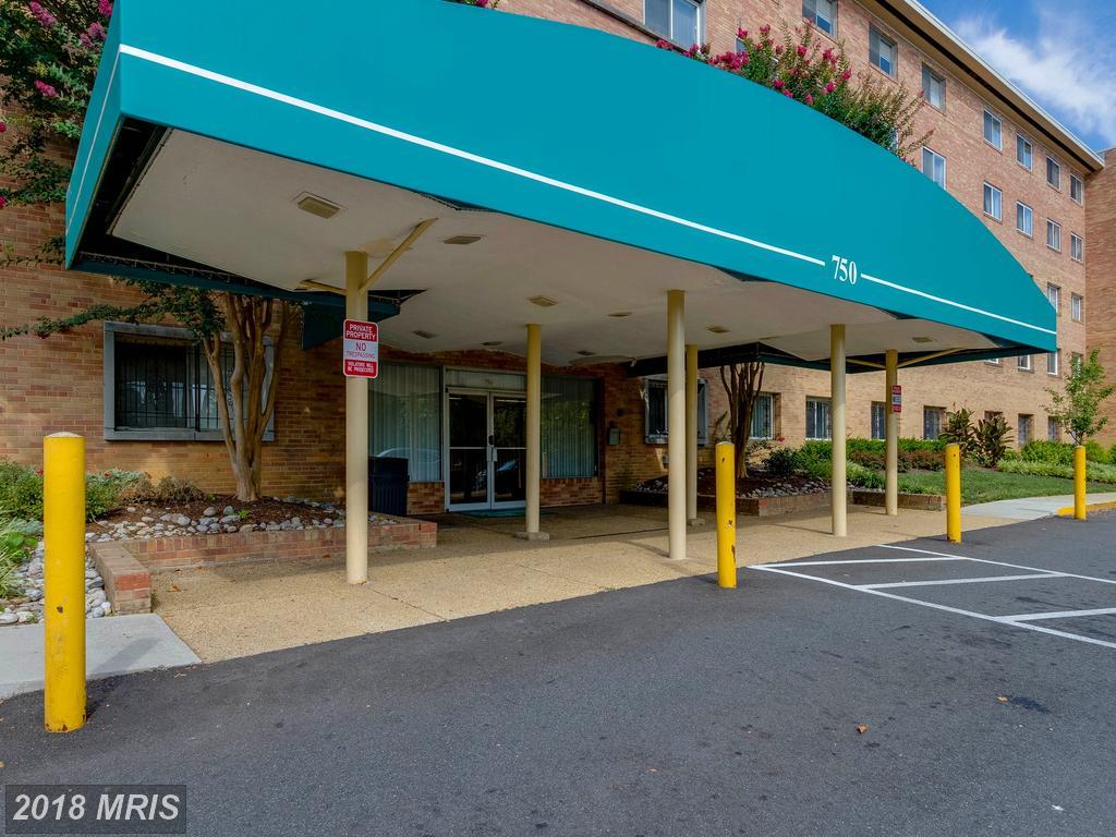 750 Dickerson Street - Photo 1