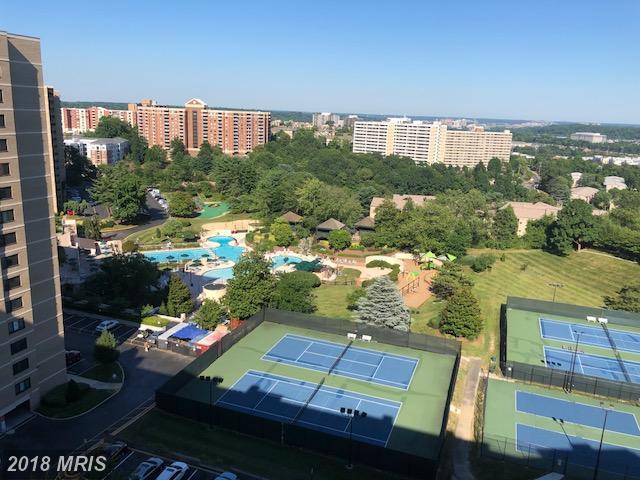 307 Yoakum Parkway - Photo 1